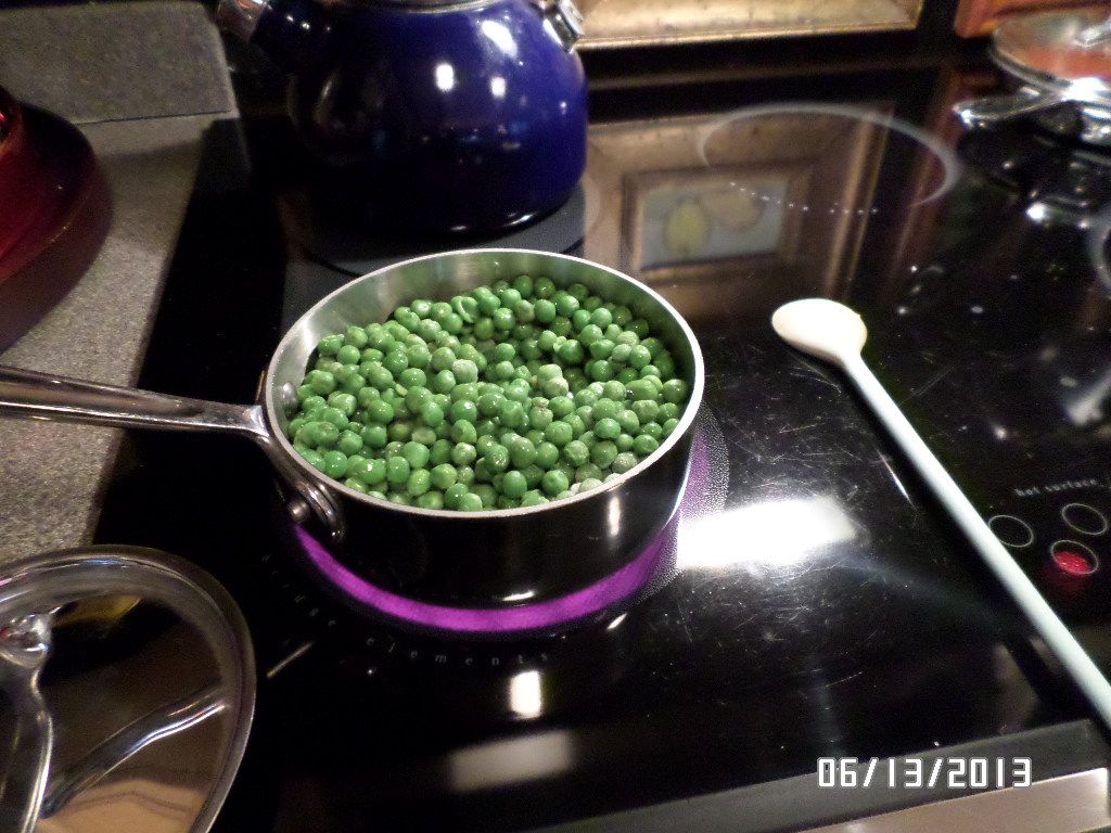 Heating frozen English peas